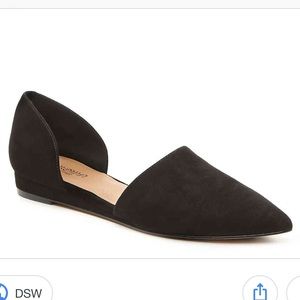 Crown Vintage pointed toe Flat